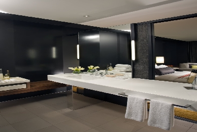 -Crown Metropol - Bathroom.JPG